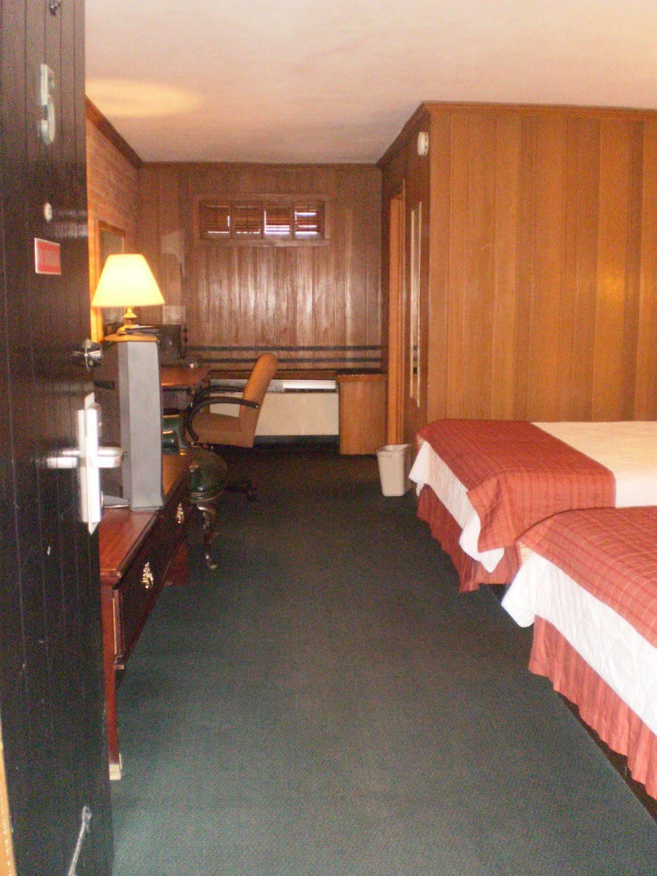 The Lincoln Lodge Urbana Champaign Exterior photo